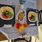 Naco Apartmán *